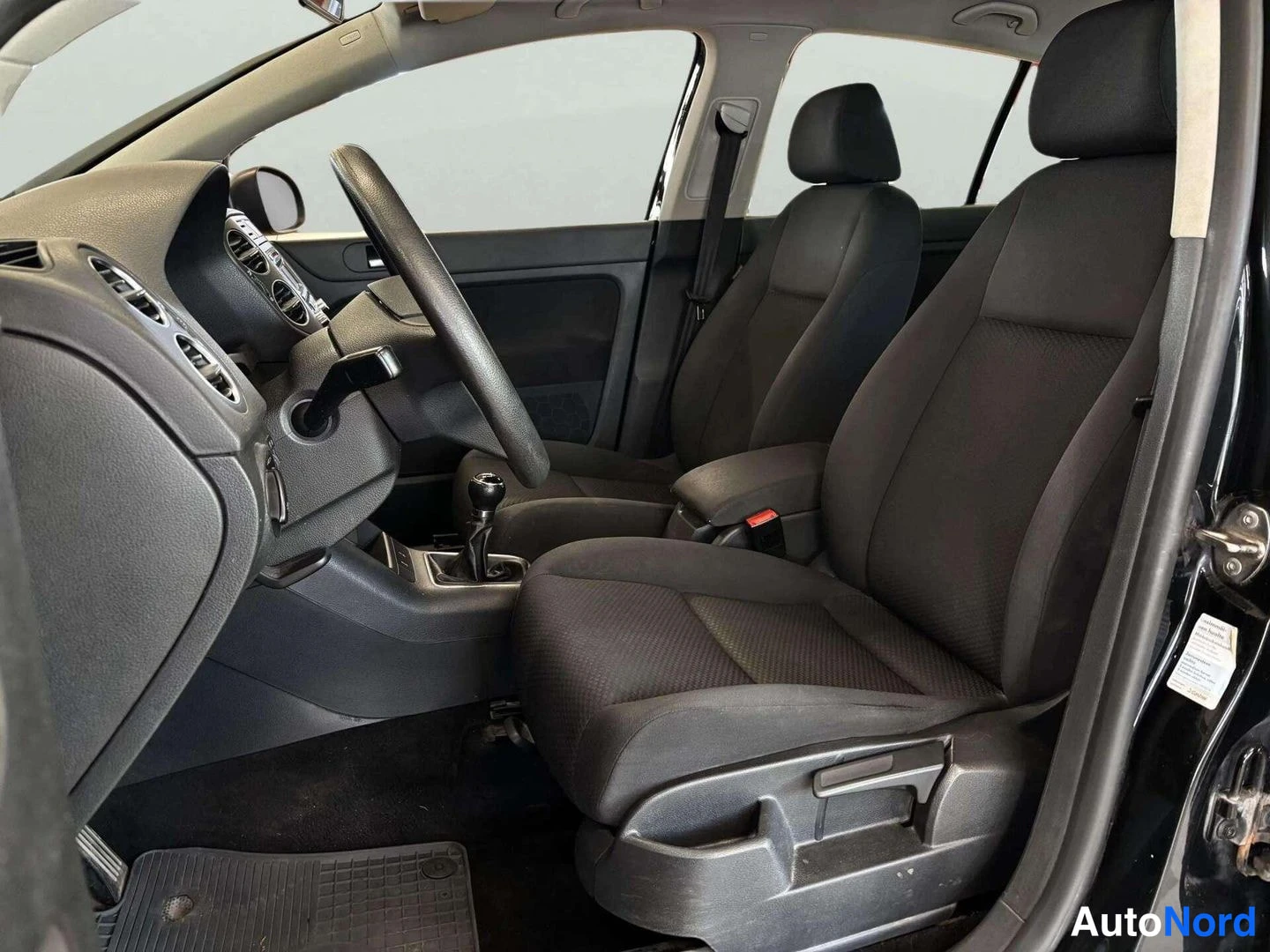 Musta Volkswagen Golf Plus 2010, kuva 14