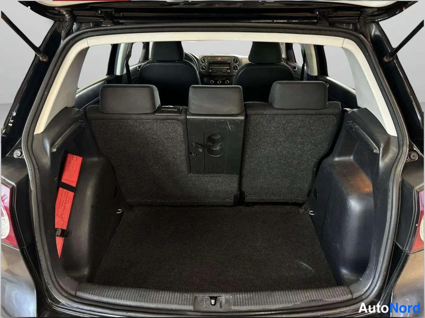 Musta Volkswagen Golf Plus 2010, kuva 21