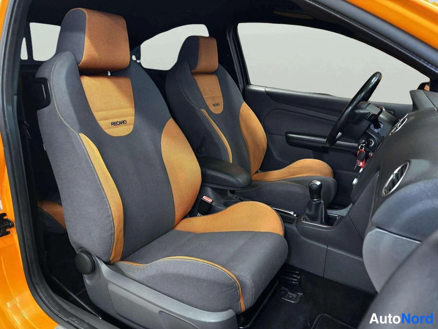 Oranssi Ford Focus 2007, kuva 10