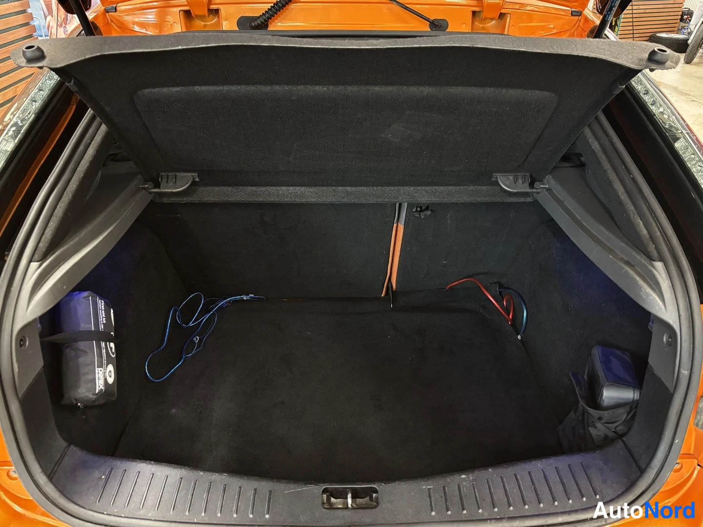 Oranssi Ford Focus 2007, kuva 18