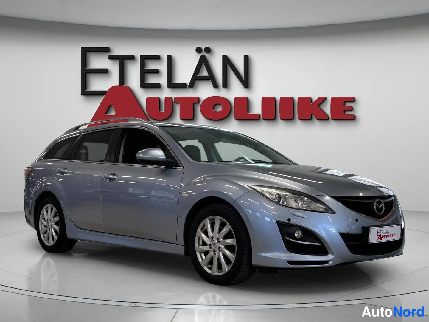 Sininen Mazda 6 2012, etuviisto, keula oikealle, kuva 2