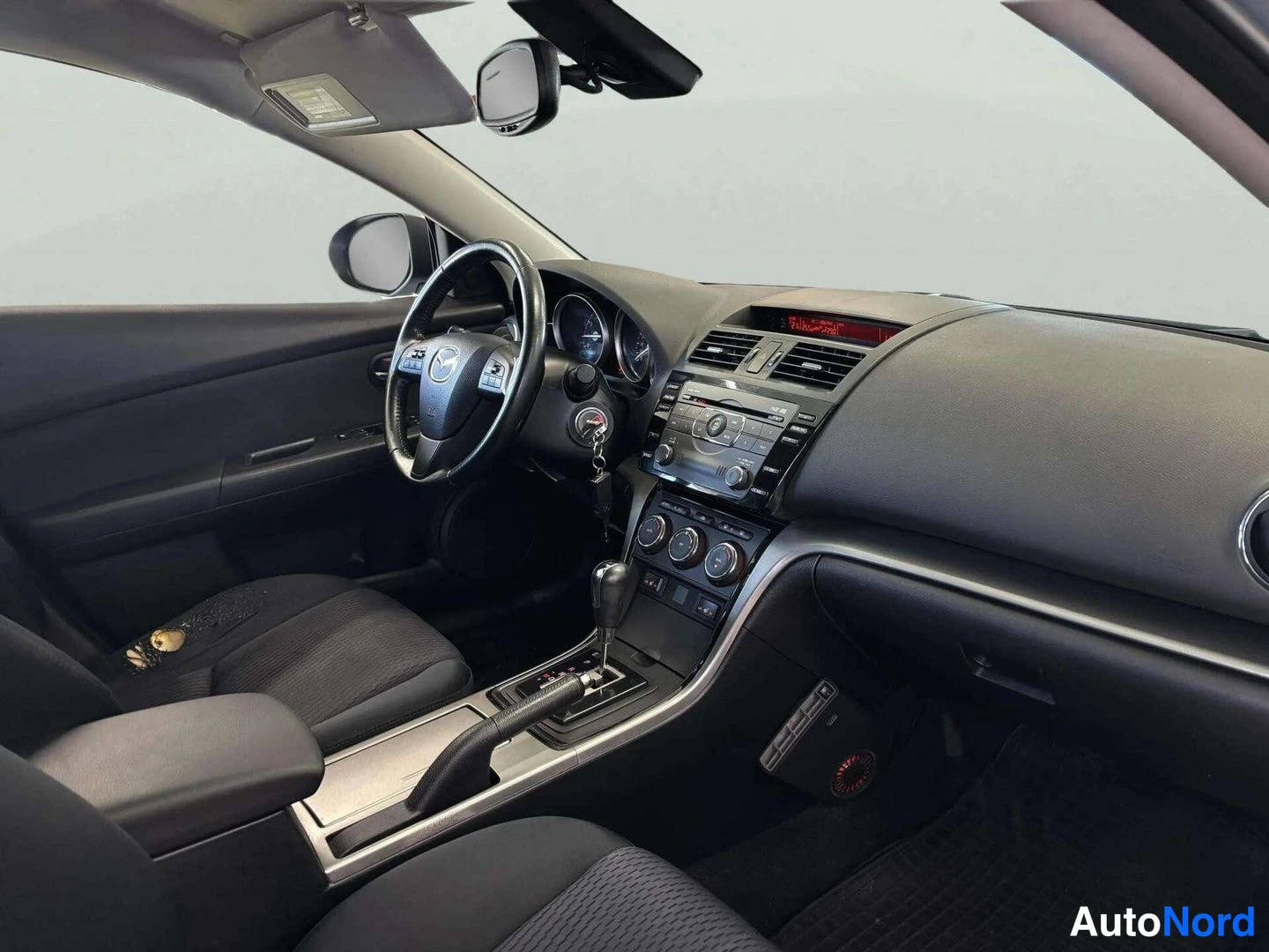 Sininen Mazda 6 2012, edestä, kuva 6