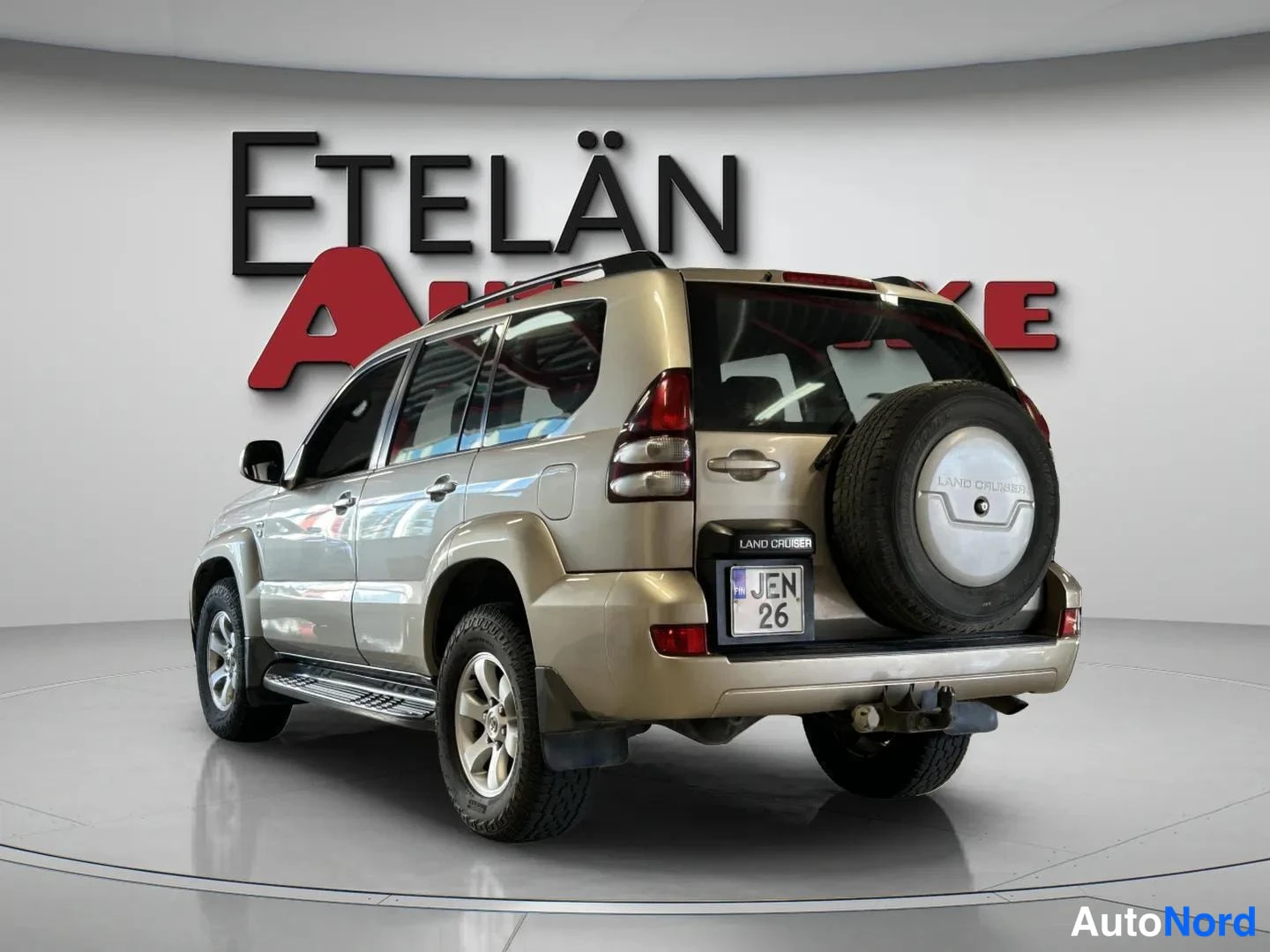 Beige Toyota Land Cruiser 2003, takaviisto, kuva 5