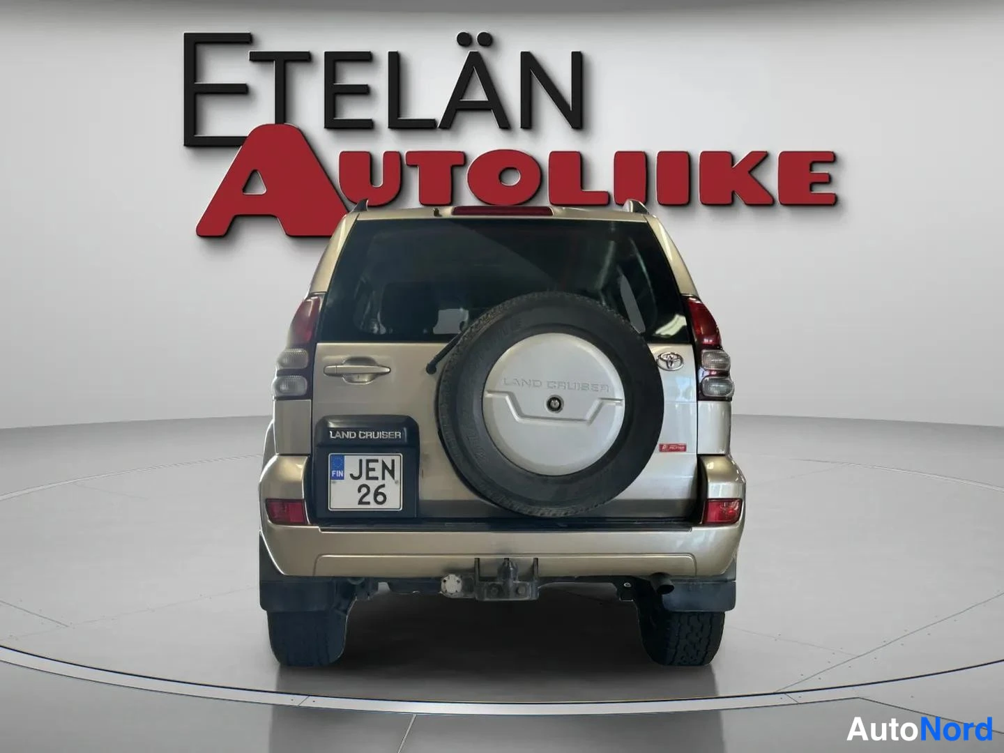 Beige Toyota Land Cruiser 2003, takaa, kuva 7