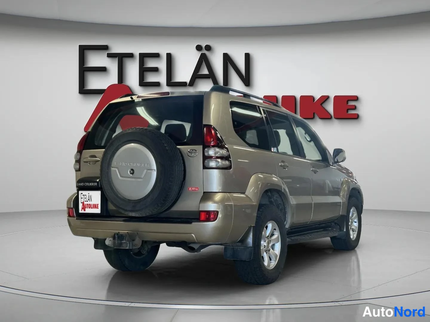 Beige Toyota Land Cruiser 2003, takaviisto, kuva 6