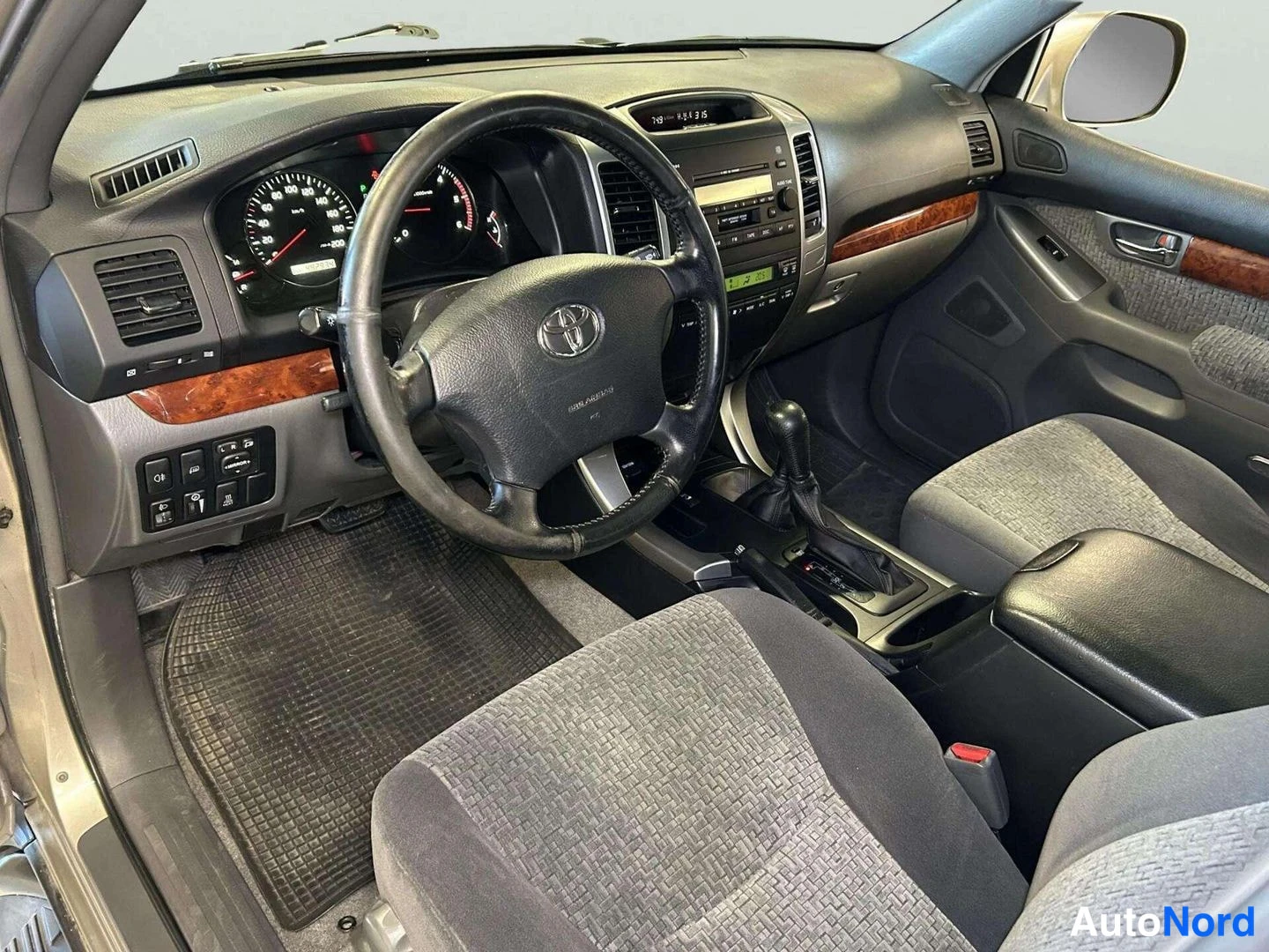 Beige Toyota Land Cruiser 2003, kuva 10