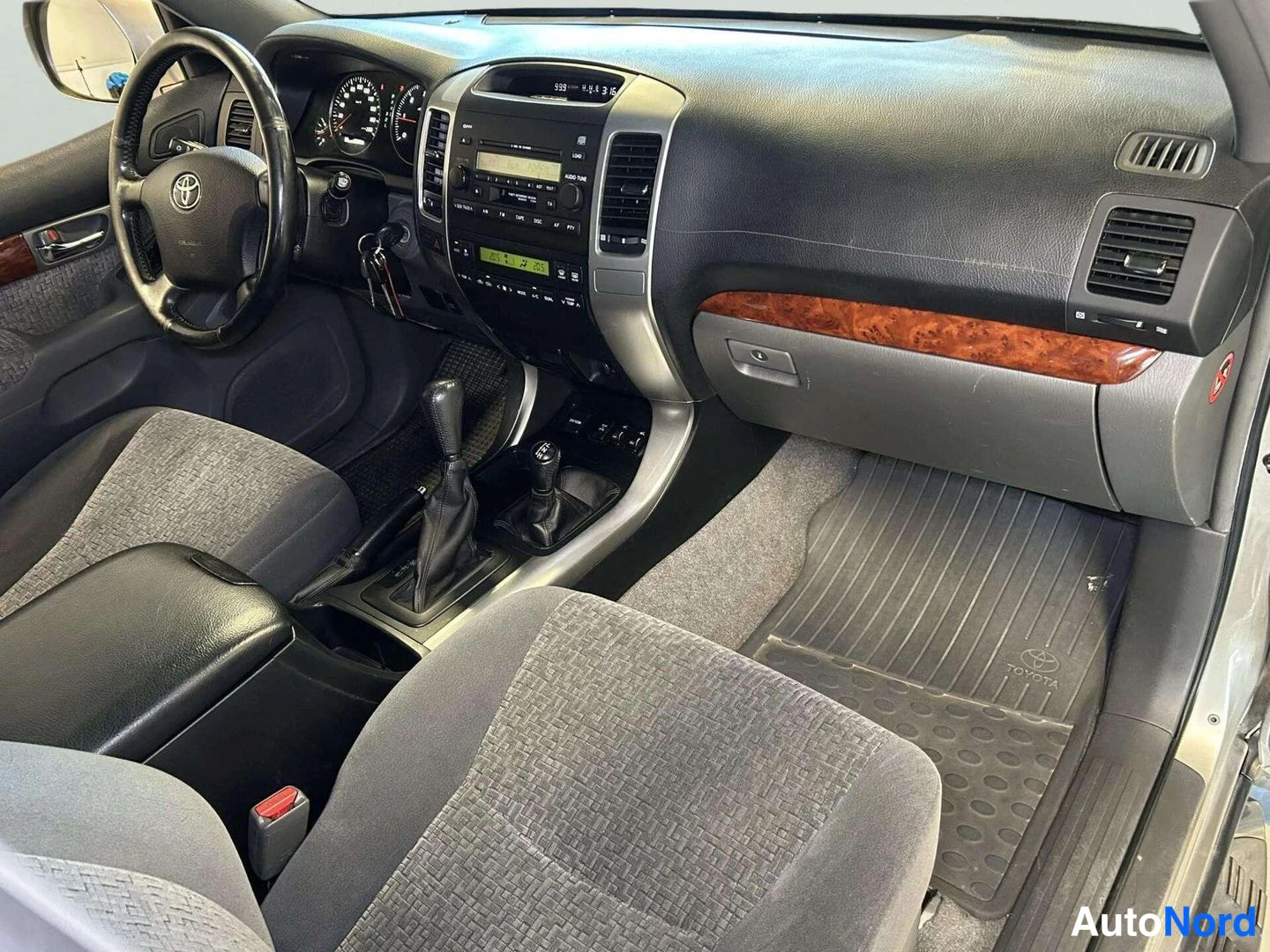Beige Toyota Land Cruiser 2003, kuva 20