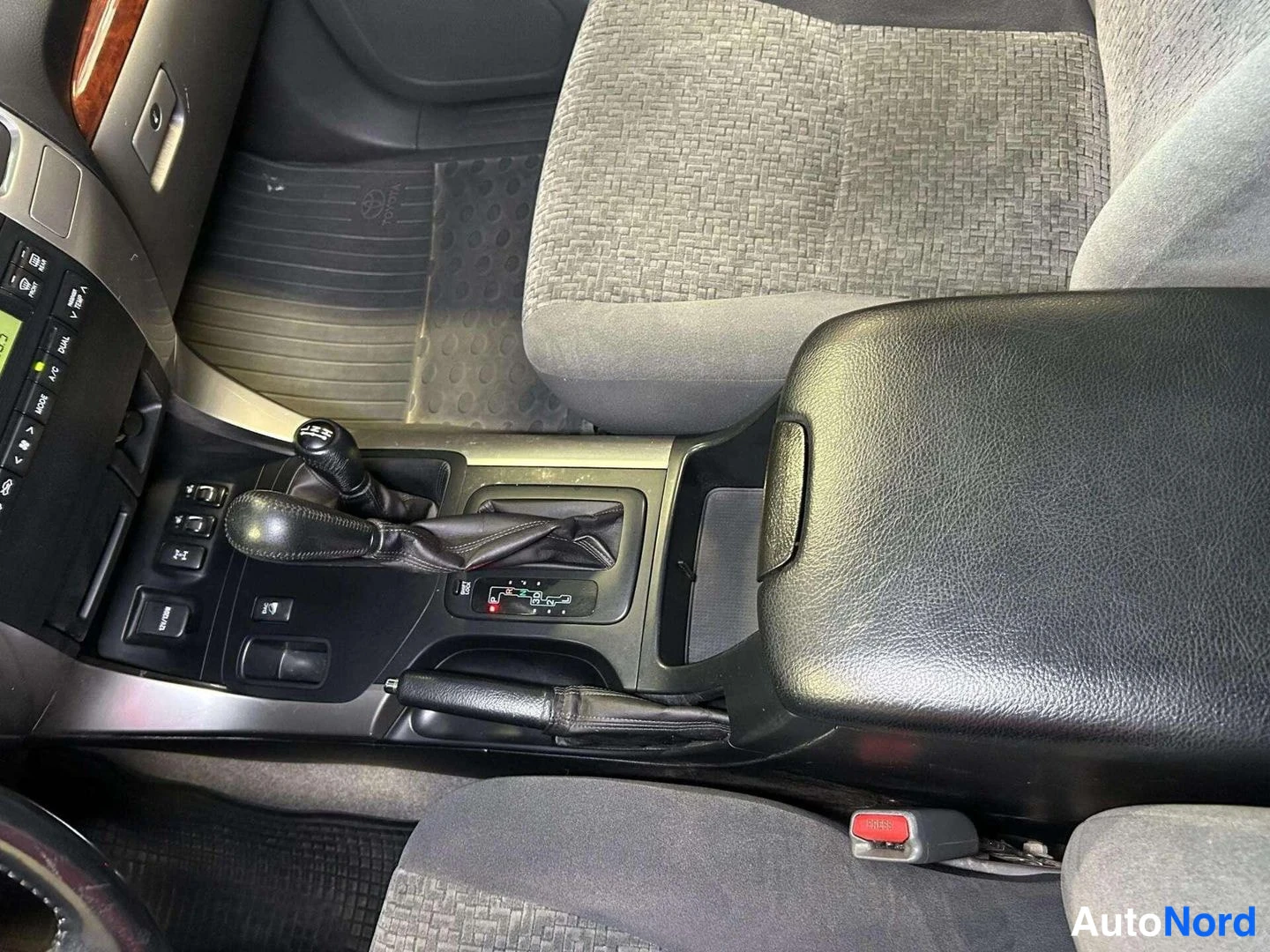 Beige Toyota Land Cruiser 2003, kuva 21