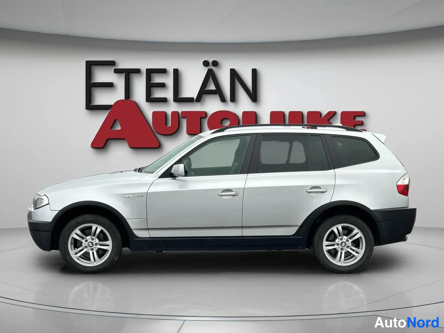 Harmaa BMW X3 2004, etuviisto, keula vasemmalle, kuva 2
