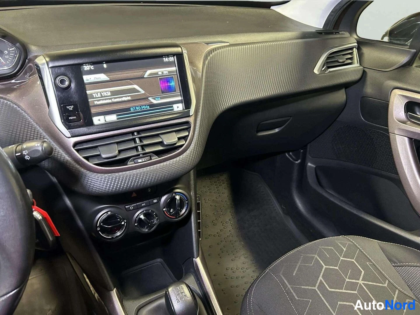 Ruskea Peugeot 2008 2013, kuva 18