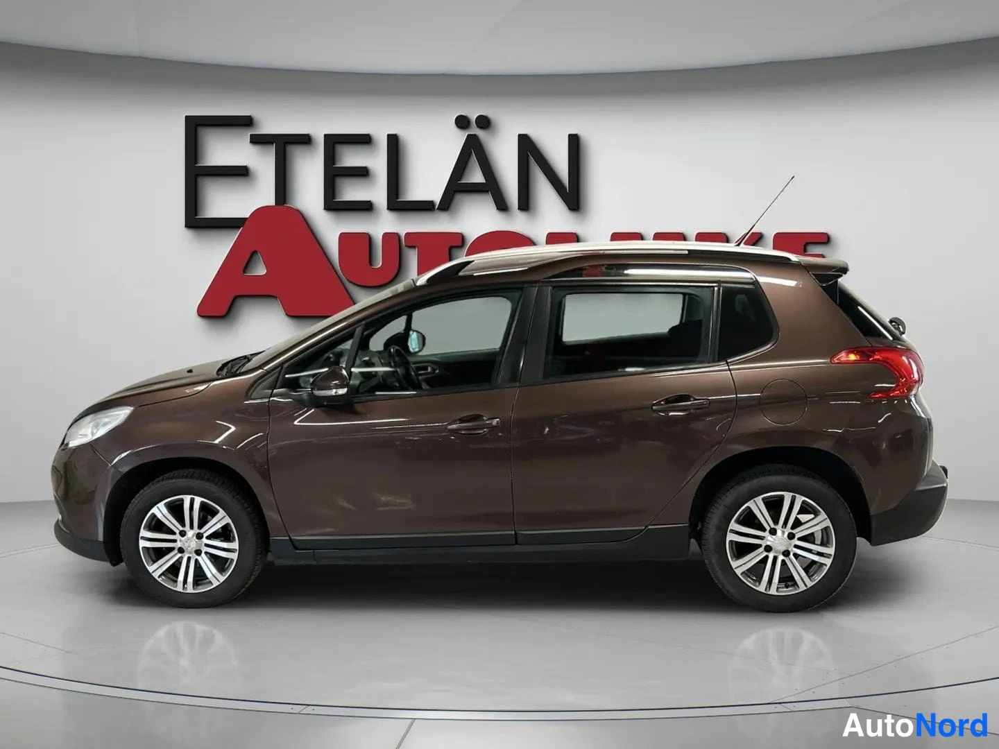 Ruskea Peugeot 2008 2013, takaviisto, kuva 5