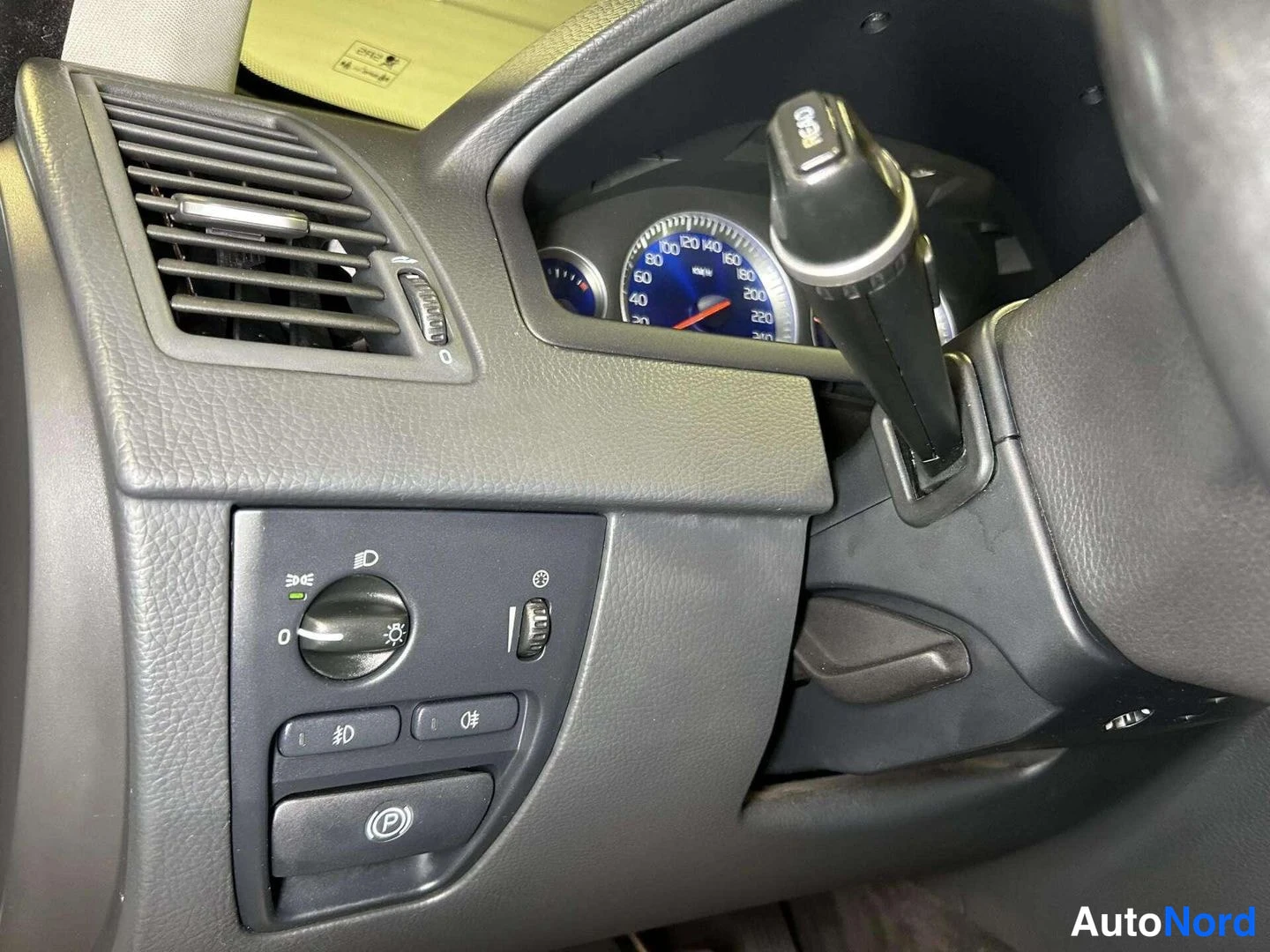 Grey Volvo XC90 2007, side, photo 11