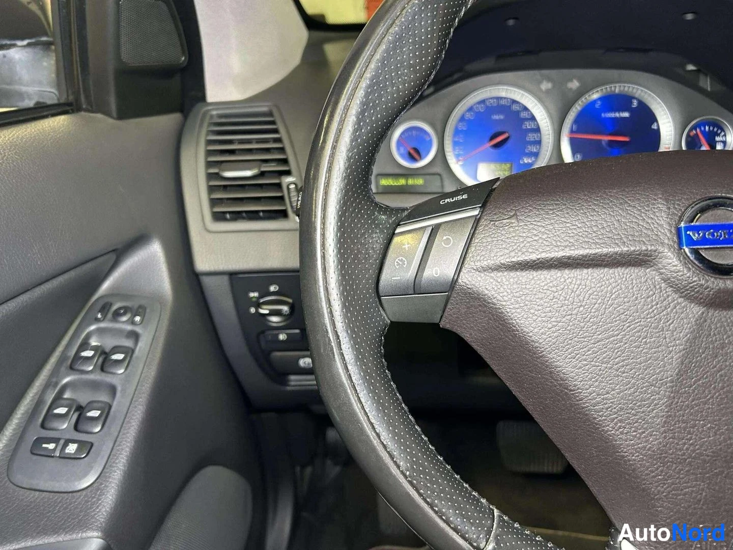 Grey Volvo XC90 2007, side, photo 12