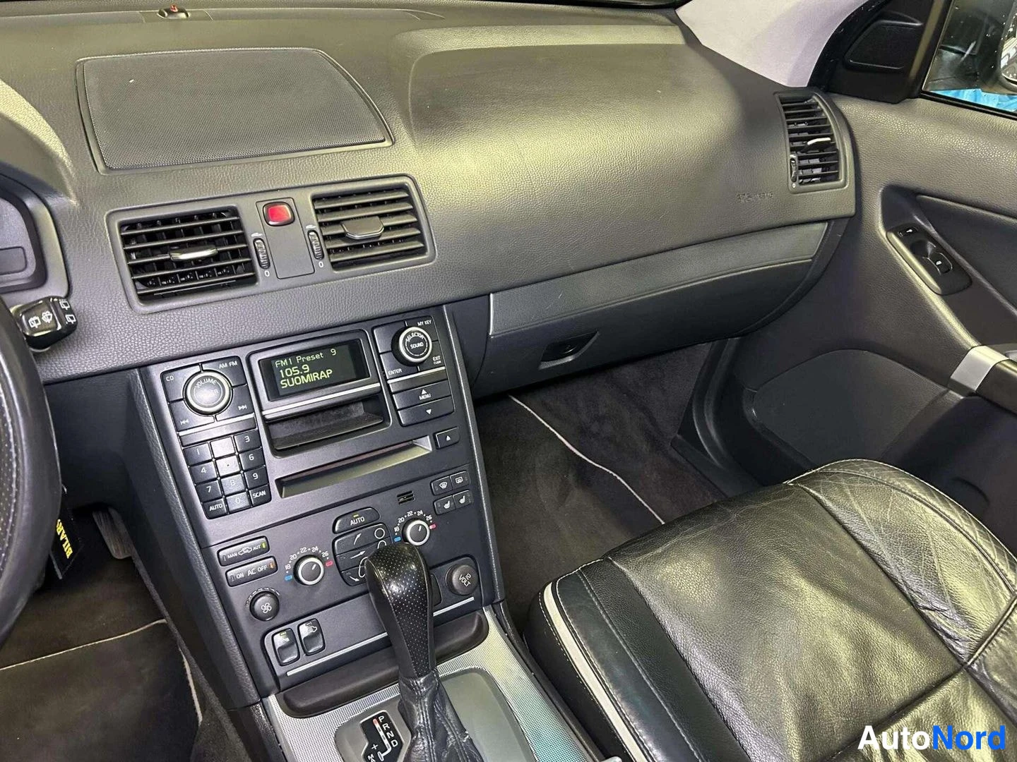 Grey Volvo XC90 2007, detail, photo 17