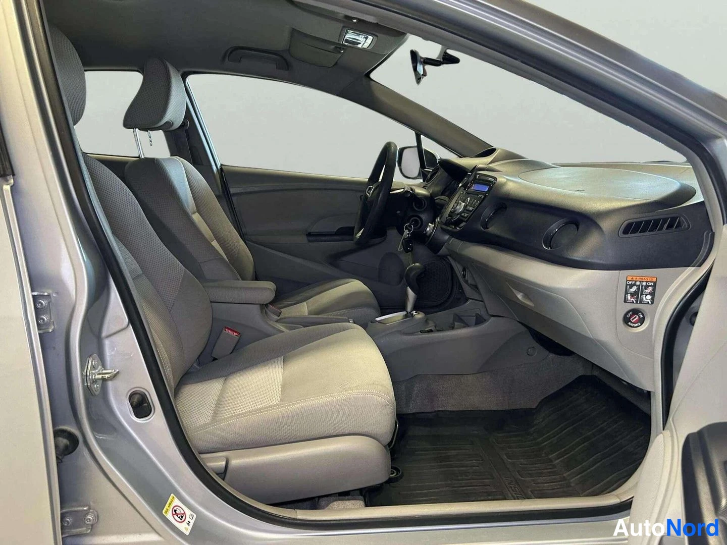 Harmaa Honda Insight 2010, kuva 22