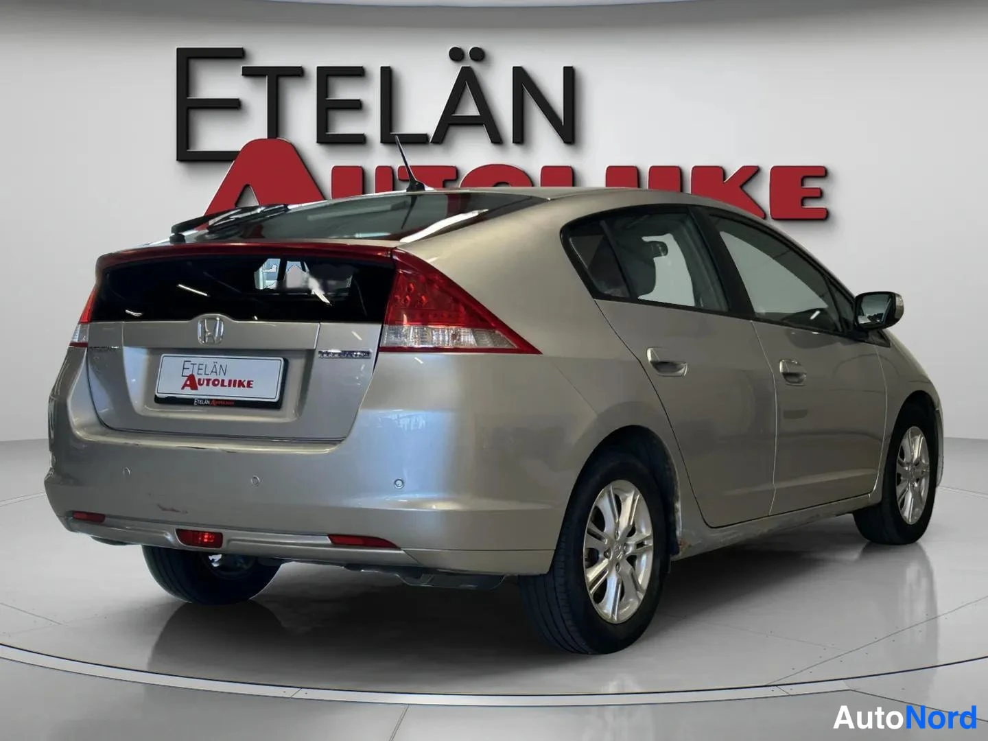 Harmaa Honda Insight 2010, takaviisto, kuva 7