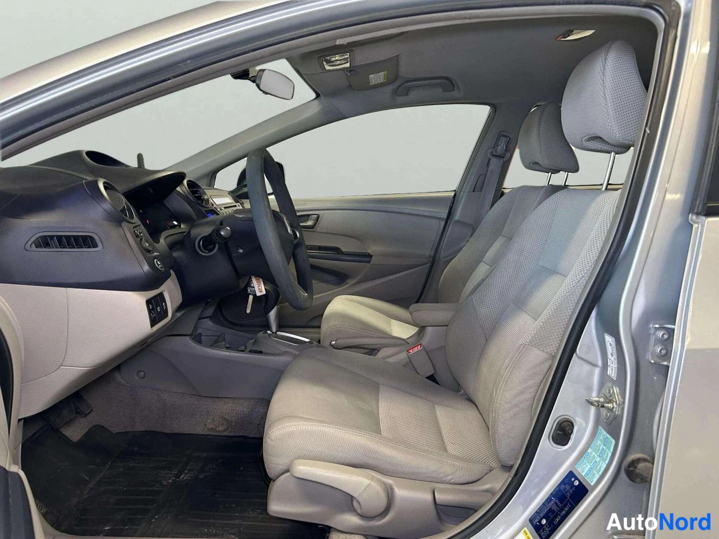 Harmaa Honda Insight 2010, kuva 11