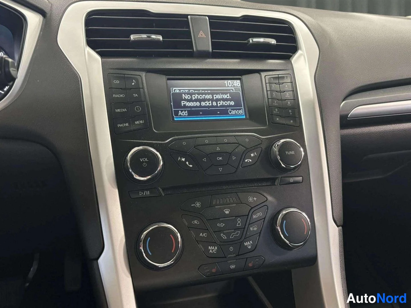 Harmaa Ford Mondeo 2017, yksityiskohta, kuva 19