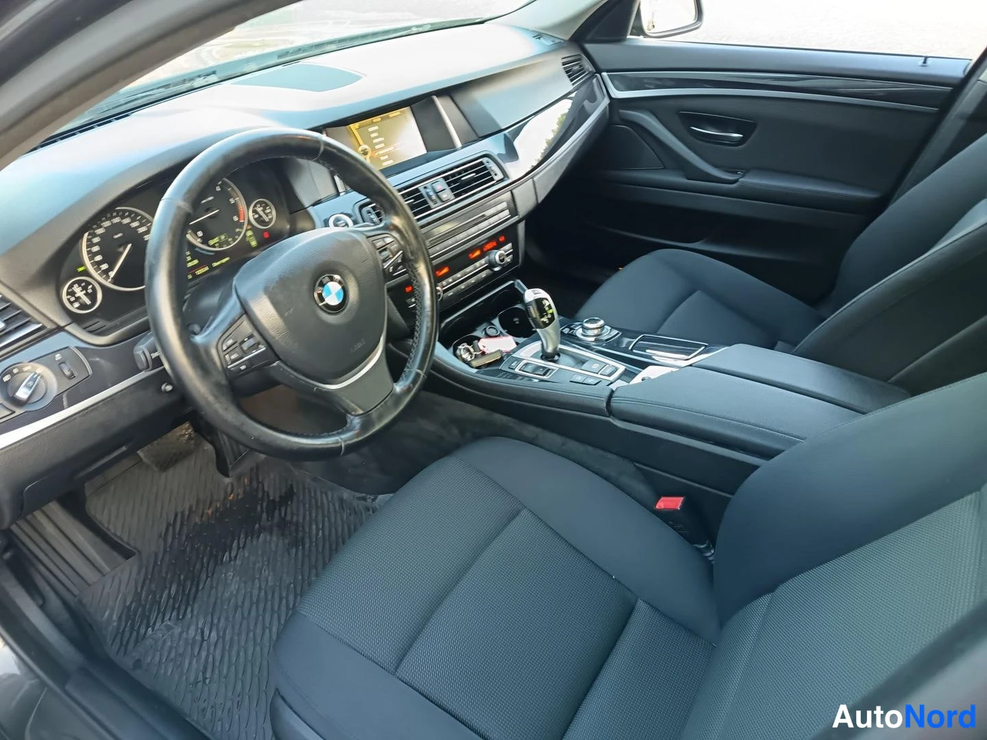 Harmaa BMW 520 2014, kuva 17