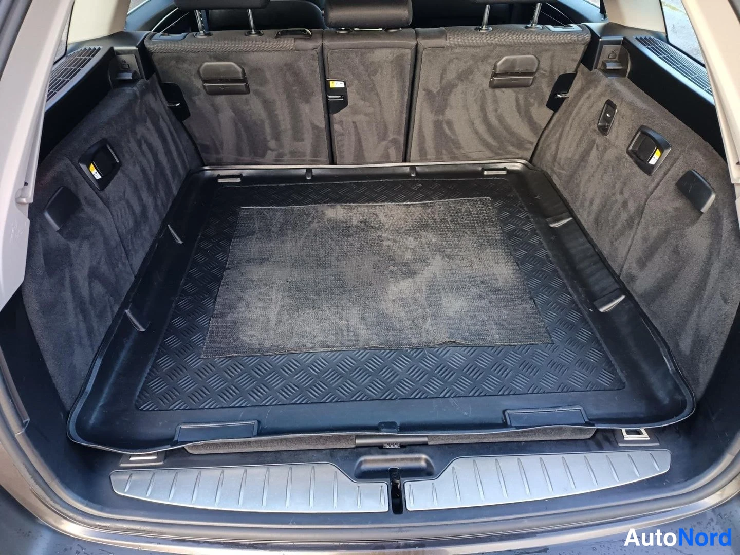 Harmaa BMW 520 2014, yksityiskohta, kuva 12