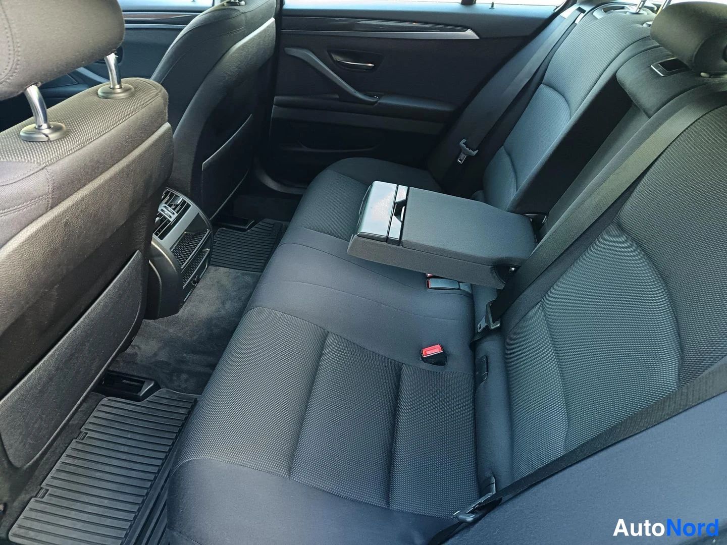 Harmaa BMW 520 2014, yksityiskohta, kuva 14
