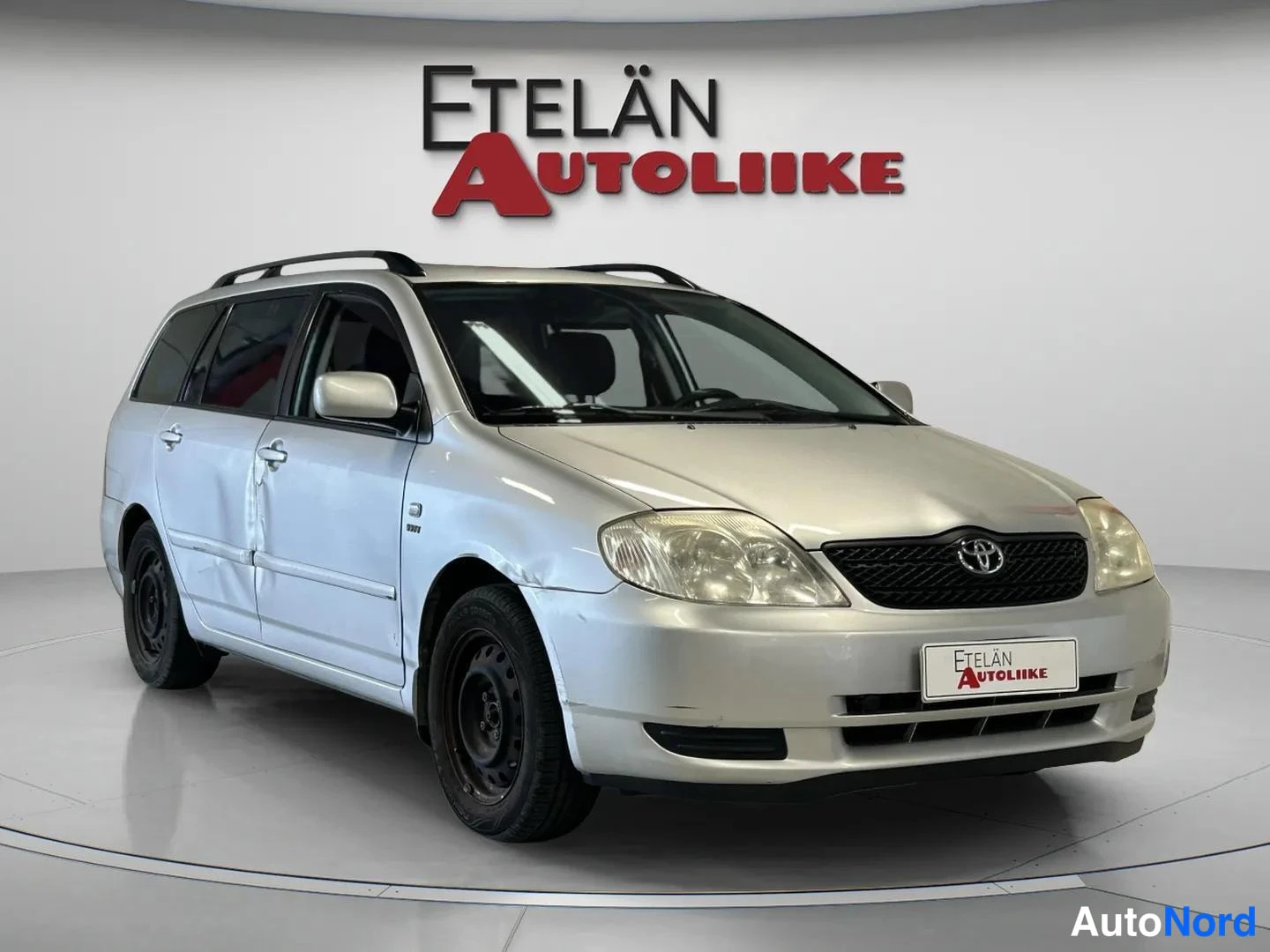 Hopea Toyota Corolla 2003, etuviisto, keula oikealle, kuva 2