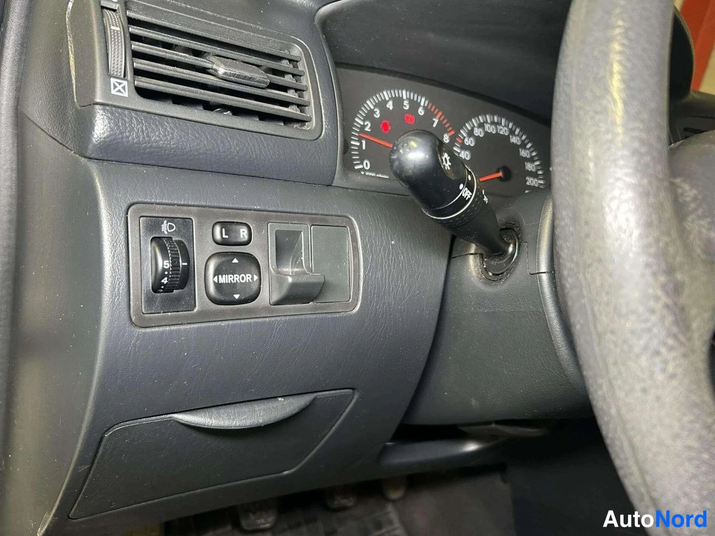 Hopea Toyota Corolla 2003, kuva 17