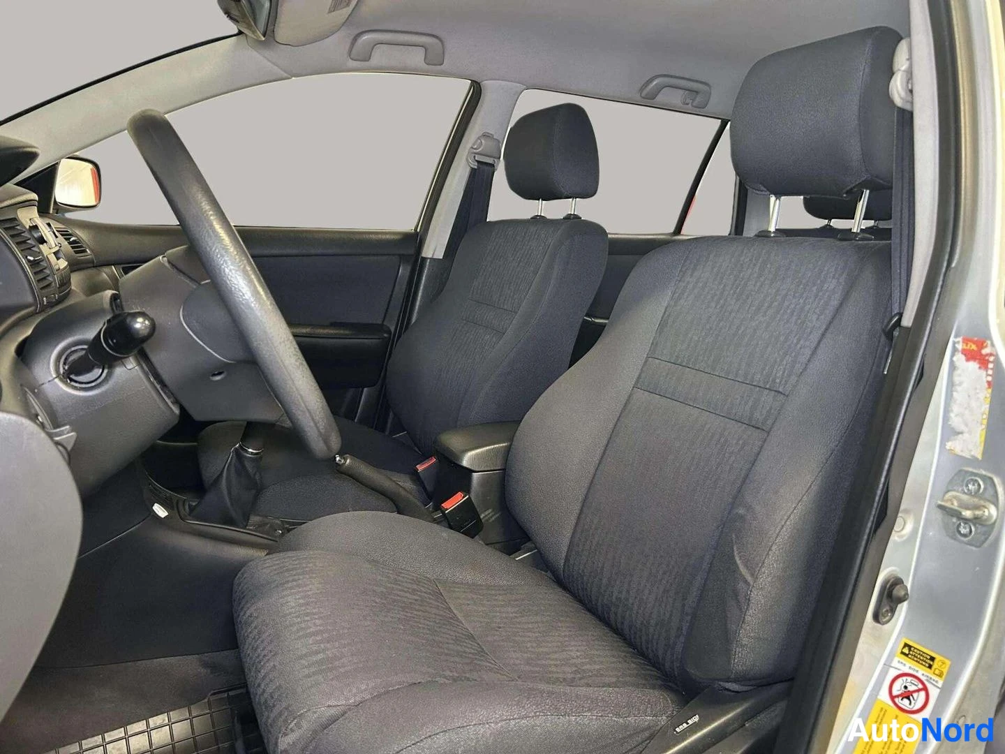 Hopea Toyota Corolla 2003, kuva 22