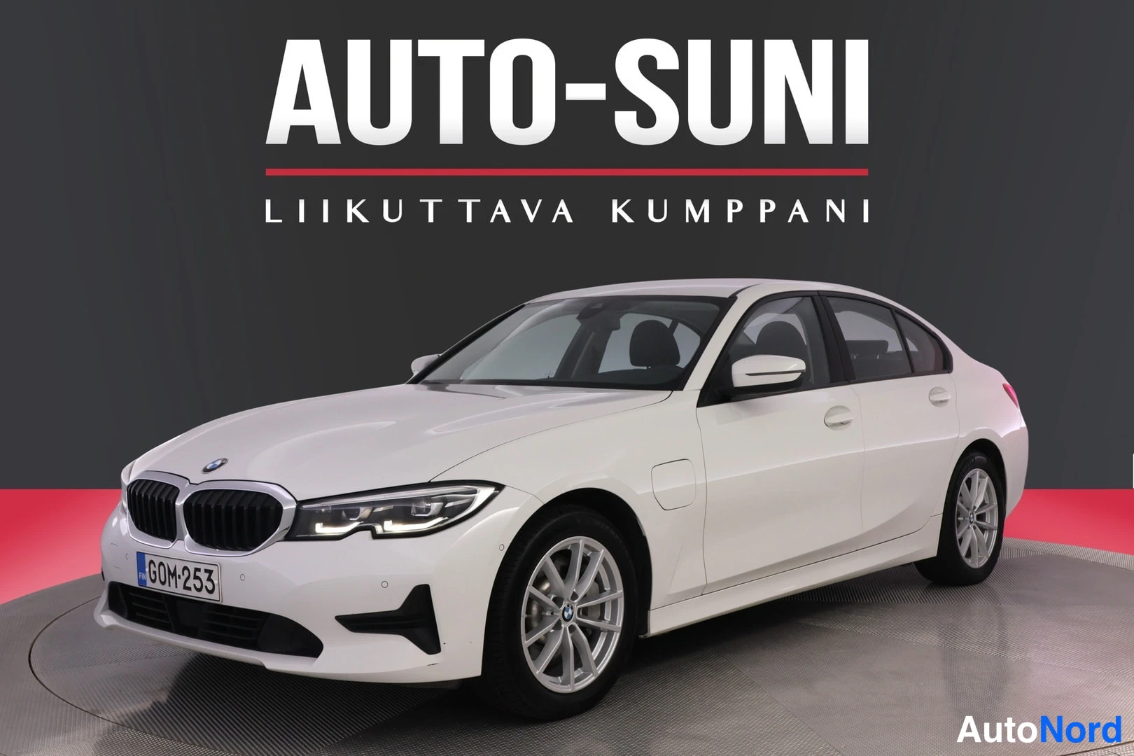 BMW 330e xDrive 2022