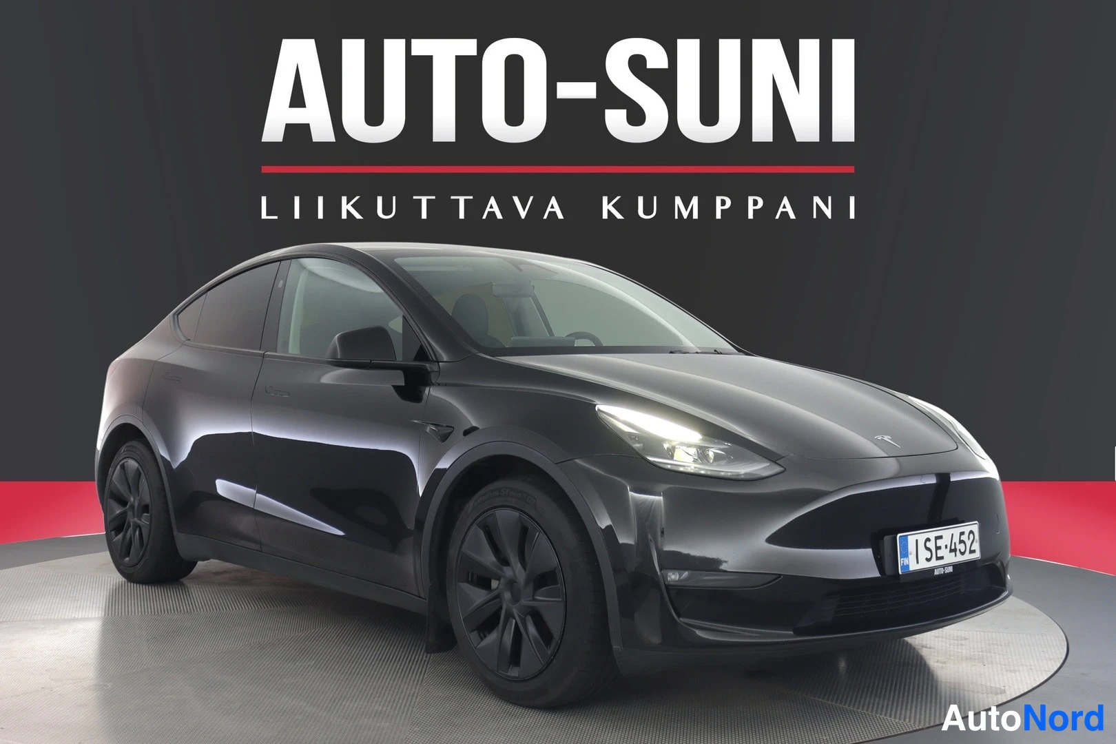 Musta Tesla Model Y 2025, ulkokuva 1 – Lappeenranta