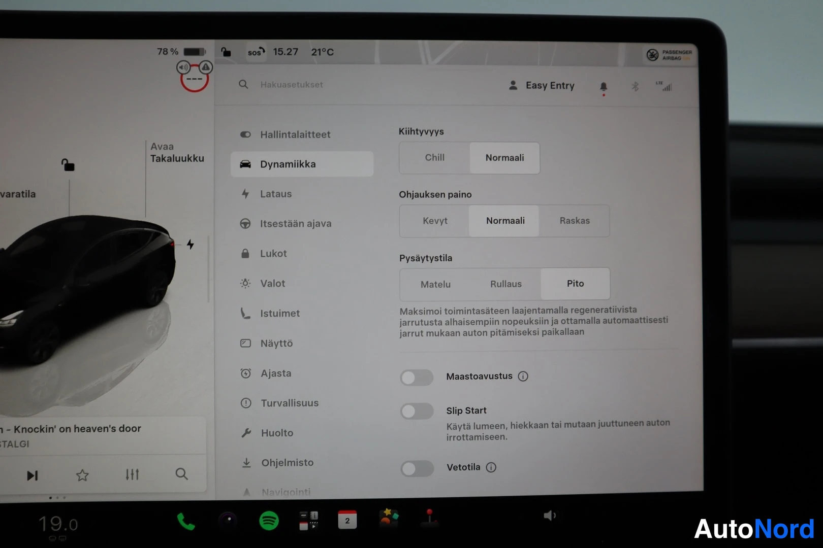 Musta Tesla Model Y 2025, ulkokuva 12 – Lappeenranta