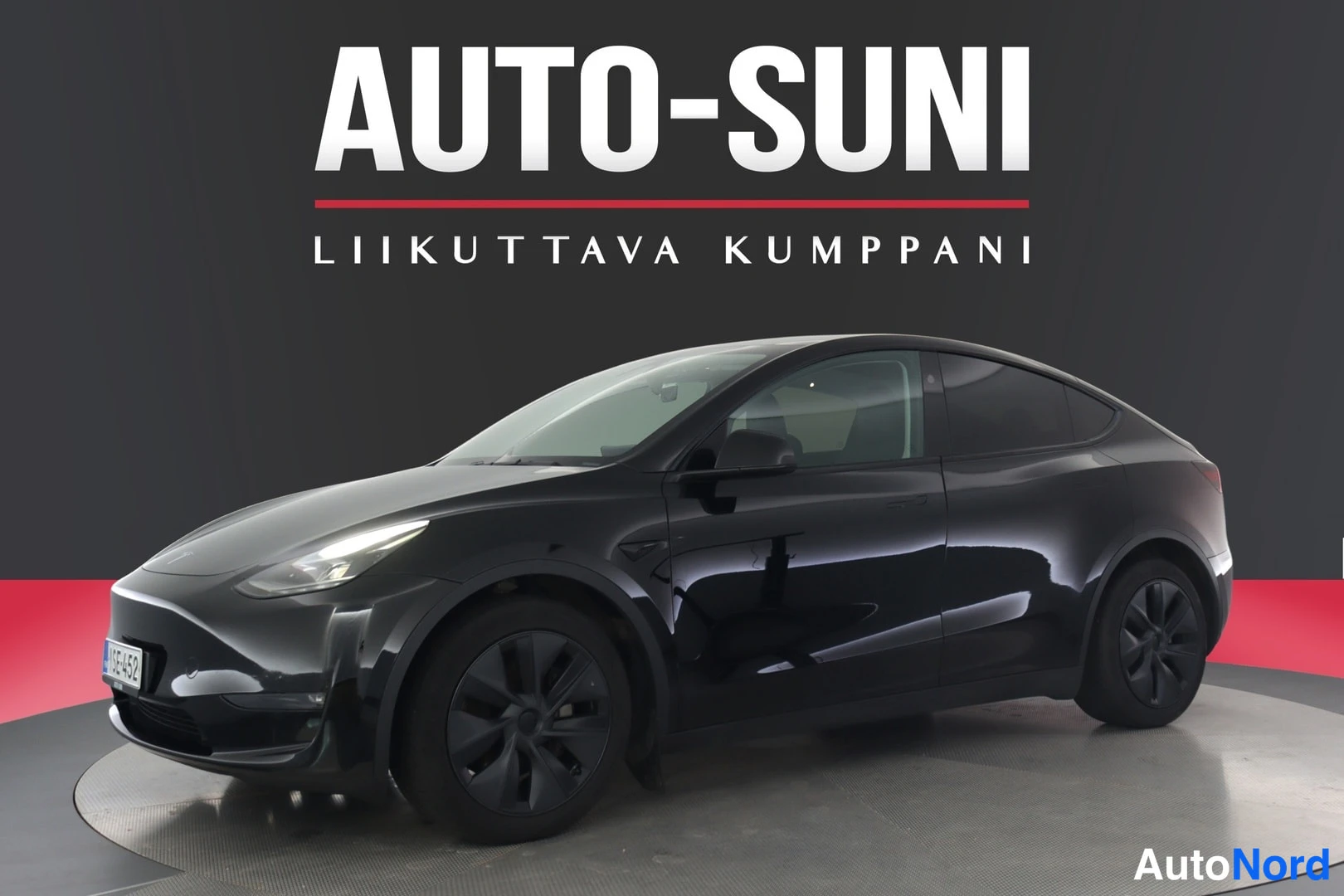 Musta Tesla Model Y 2025, ulkokuva 5 – Lappeenranta