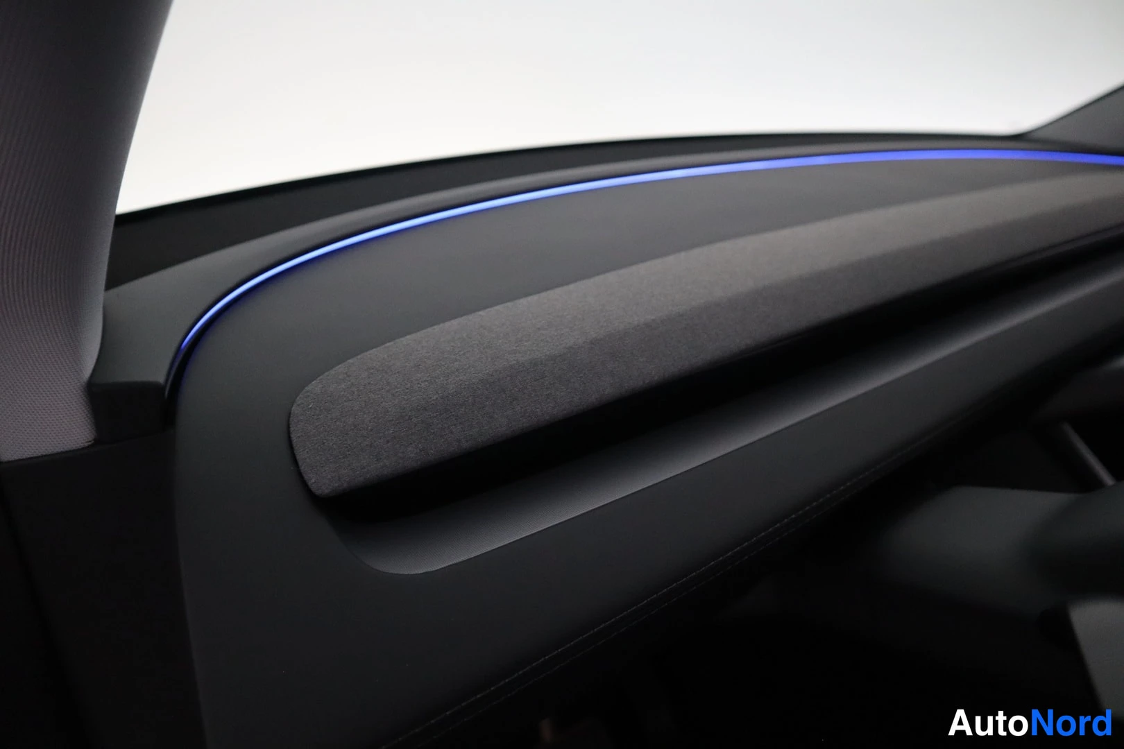 Valkoinen Tesla Model Y 2025, ulkokuva 12 – Lappeenranta