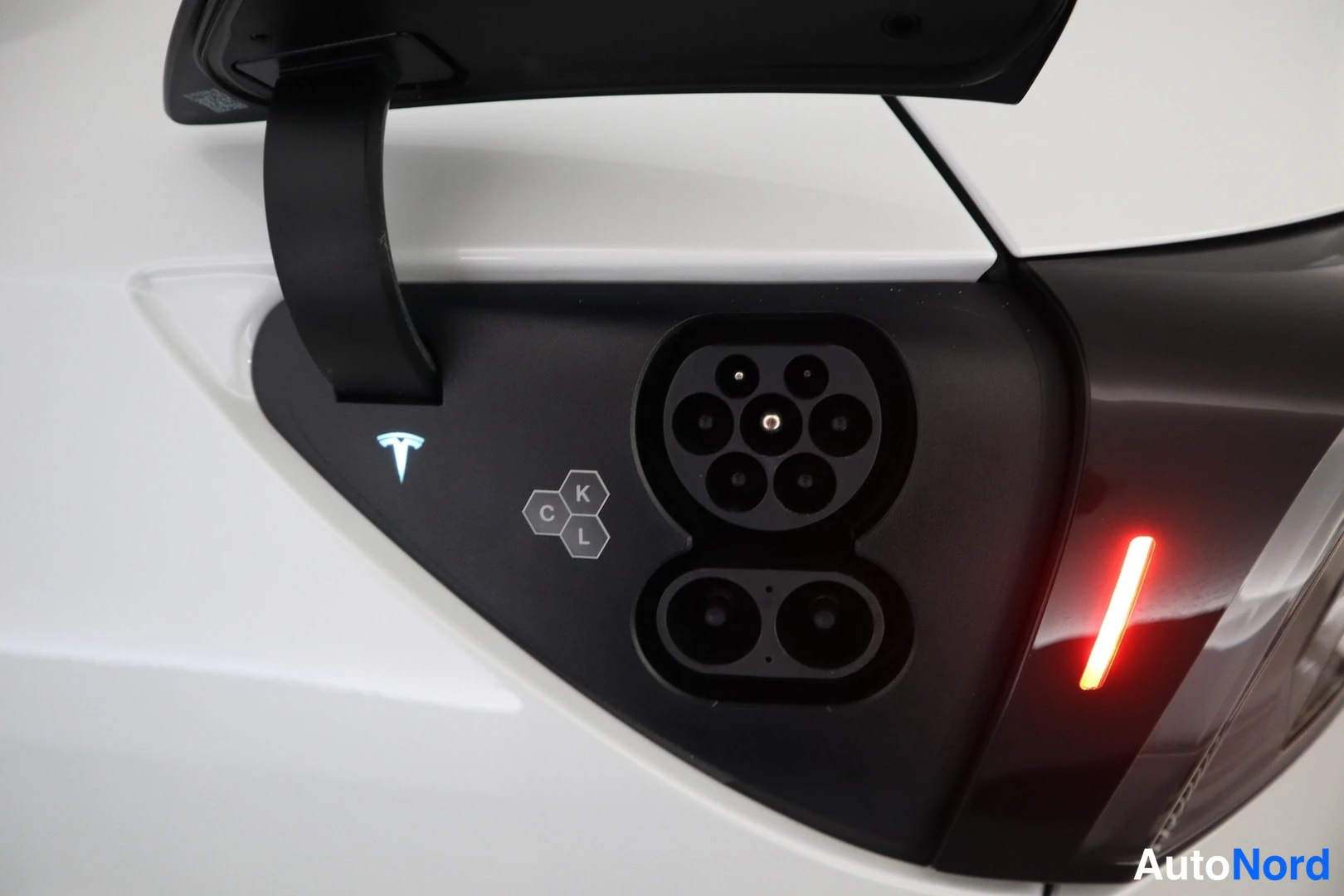 Valkoinen Tesla Model Y 2025, ulkokuva 18 – Lappeenranta