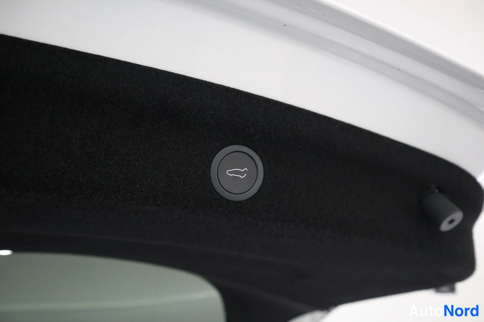 Valkoinen Tesla Model Y 2025, ulkokuva 19 – Lappeenranta