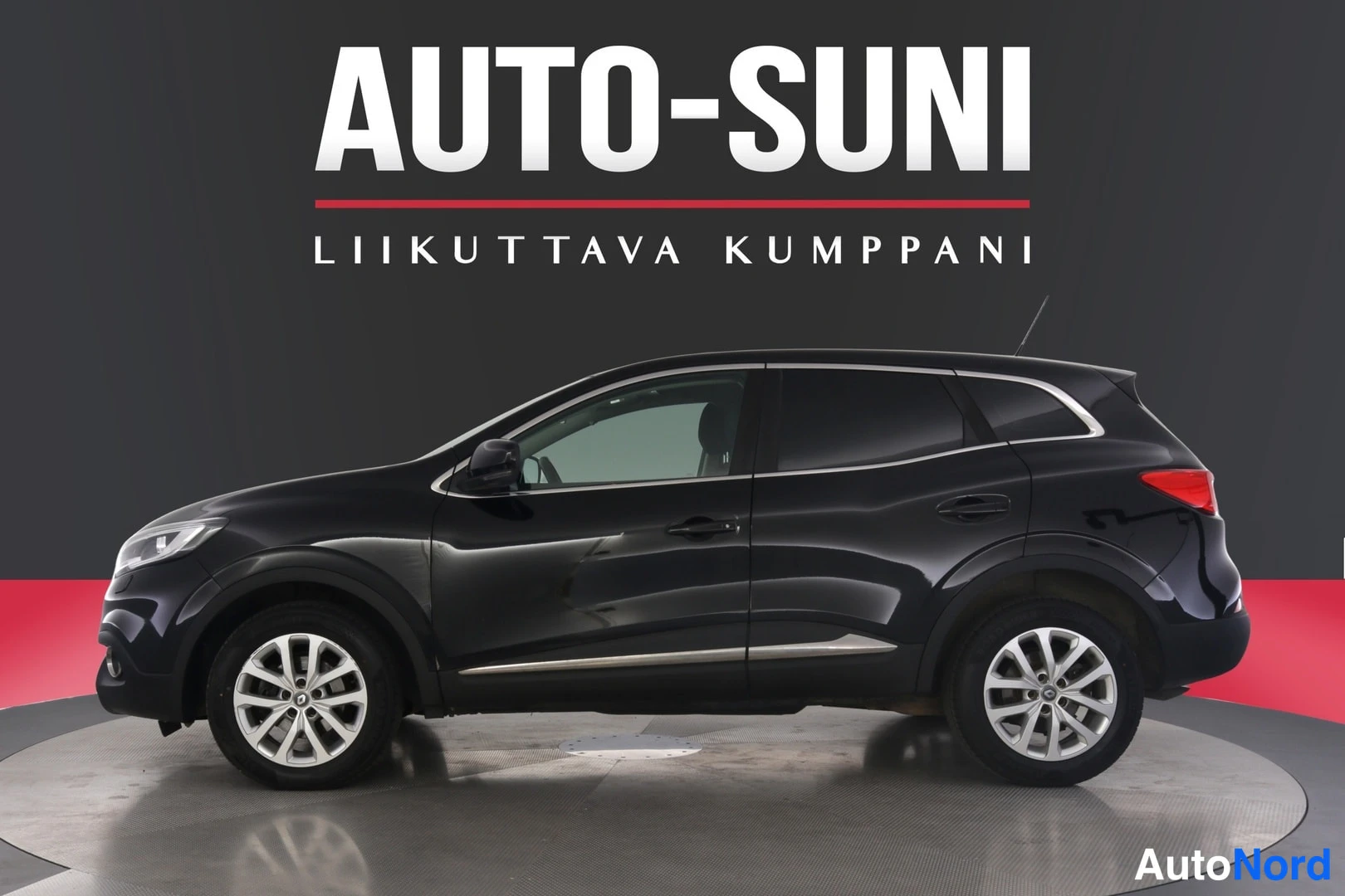 Musta Renault Kadjar 2017, etuviisto, keula vasemmalle, kuva 2