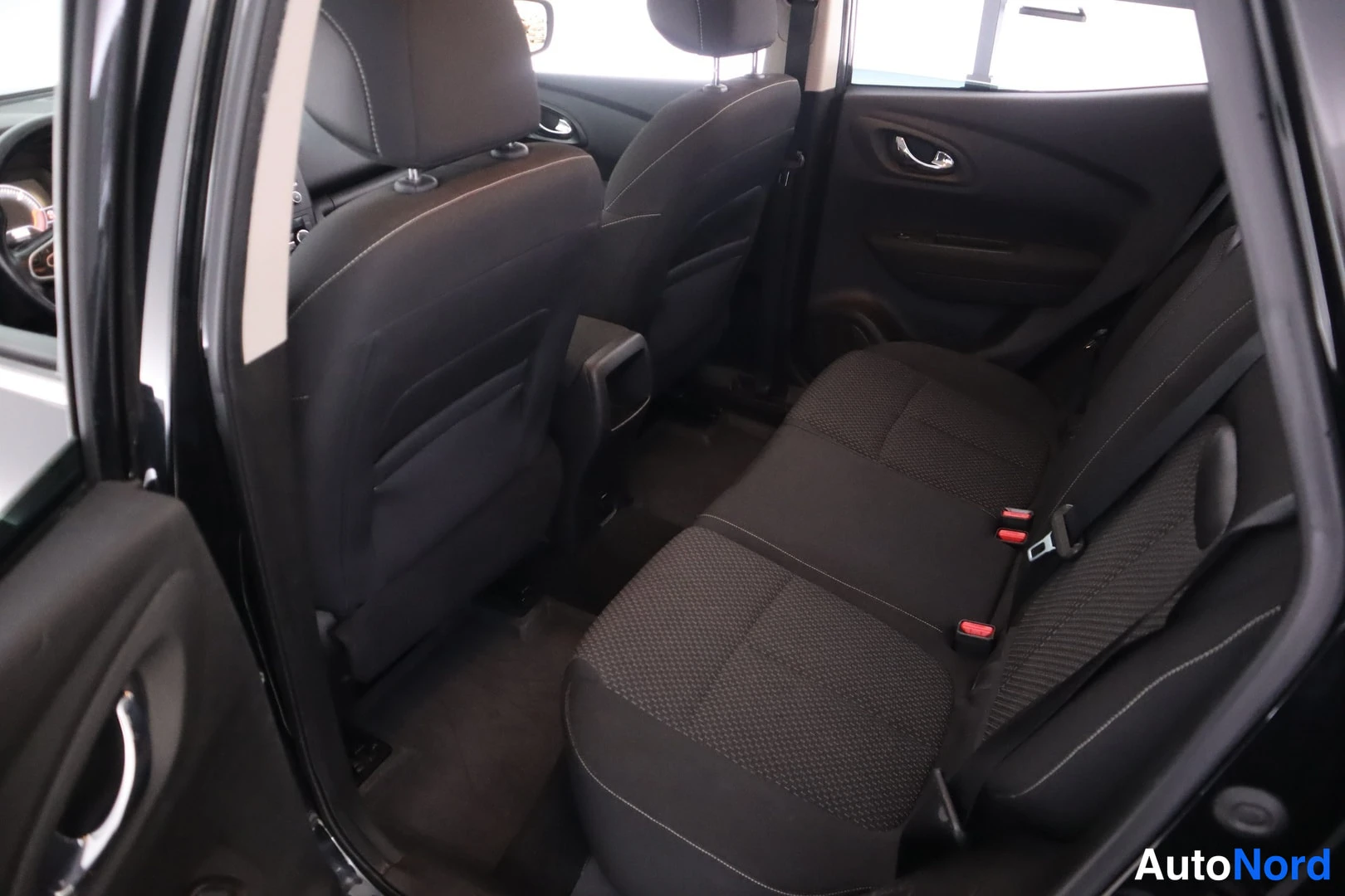 Musta Renault Kadjar 2017, kuva 23