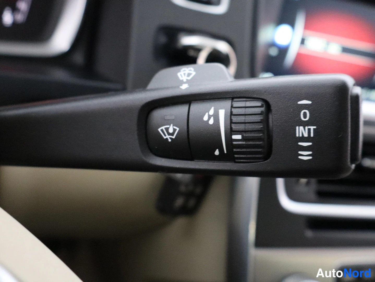 Harmaa Volvo S60 2015, kuva 30