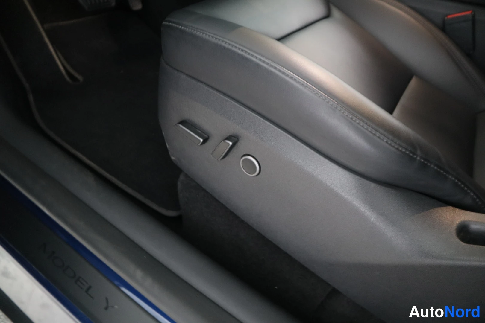 Sininen Tesla Model Y 2023, ulkokuva 13 – Lappeenranta