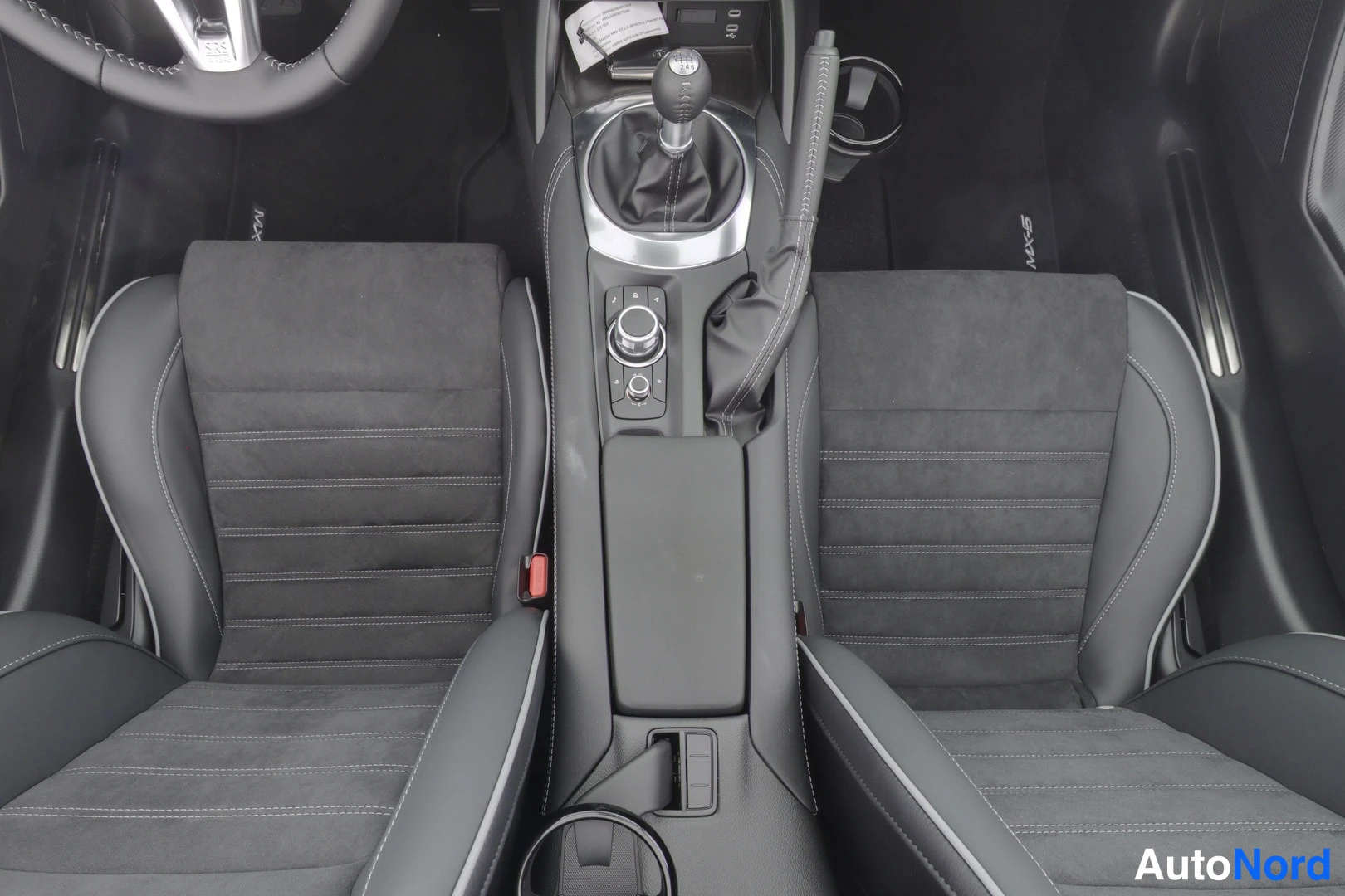 Muu: MUL Mazda MX-5 1.5 Skyactiv-G Exclusive-line 2016