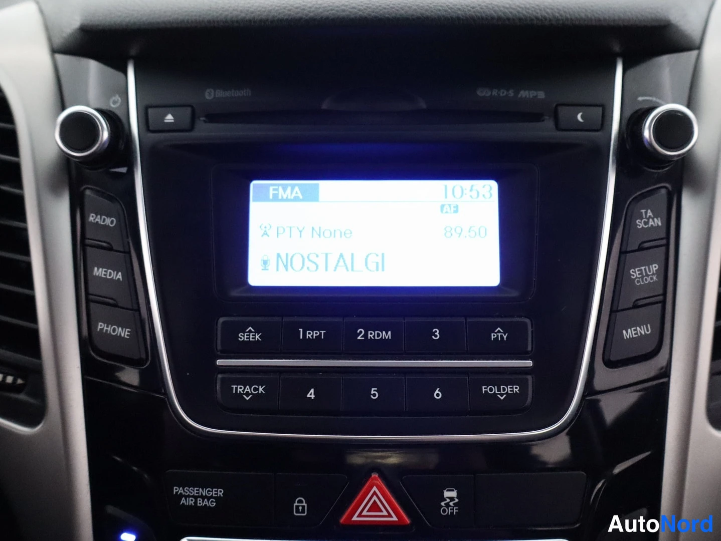 Sininen Hyundai i30 2016, yksityiskohta, kuva 10