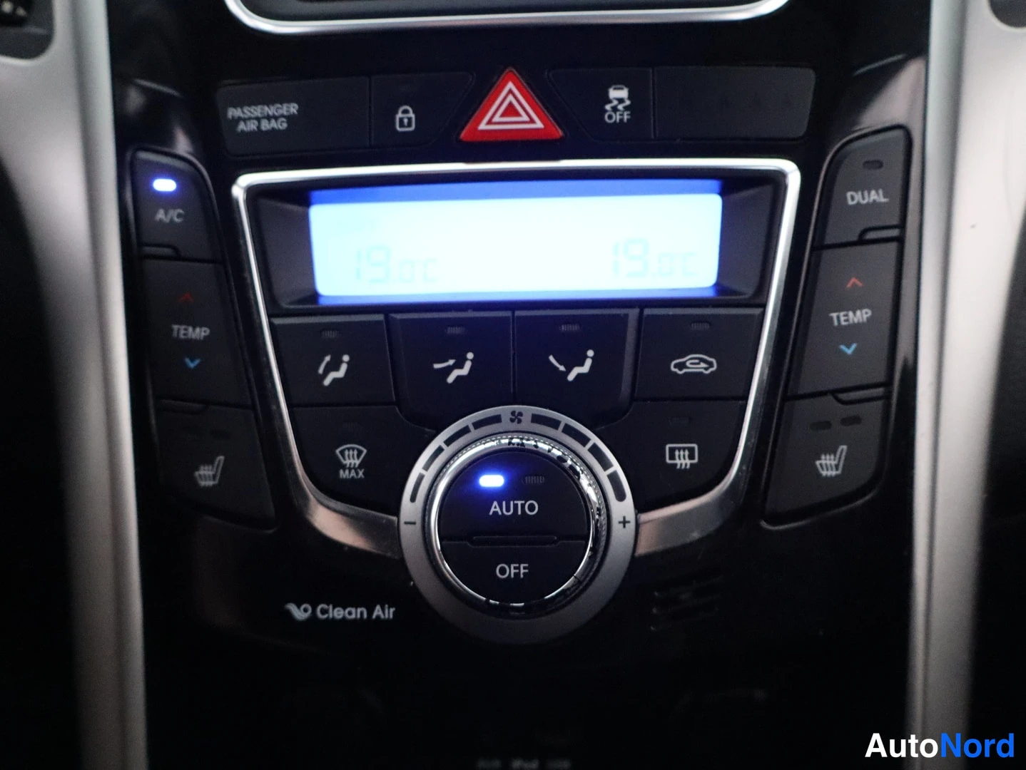 Sininen Hyundai i30 2016, yksityiskohta, kuva 11