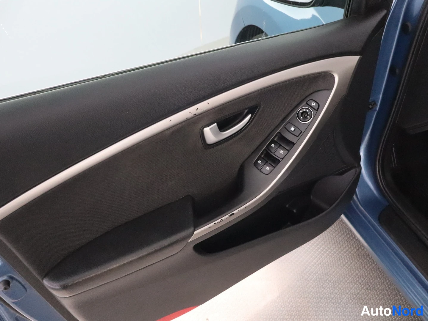 Sininen Hyundai i30 2016, yksityiskohta, kuva 13