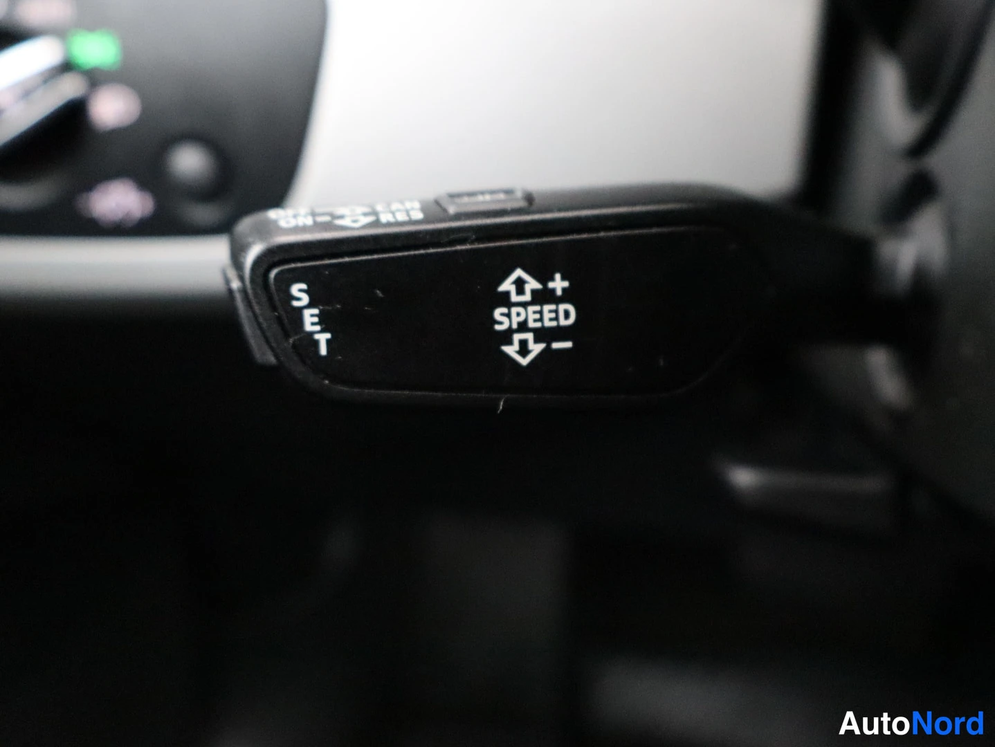 Valkoinen Audi A4 2016, kuva 14