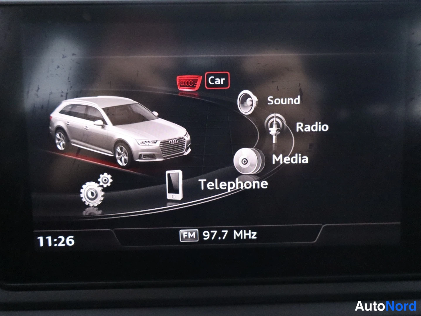 Valkoinen Audi A4 2016, kuva 16