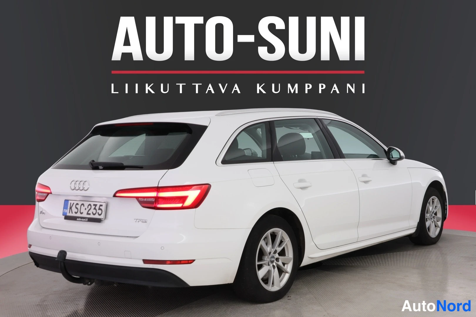 Valkoinen Audi A4 2016, takaviisto, kuva 5
