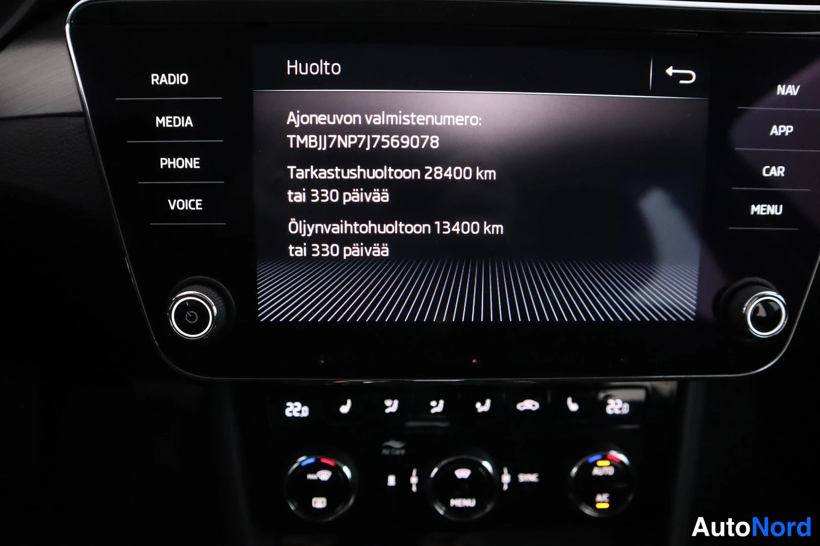Harmaa Skoda Superb 2019, yksityiskohta, kuva 18