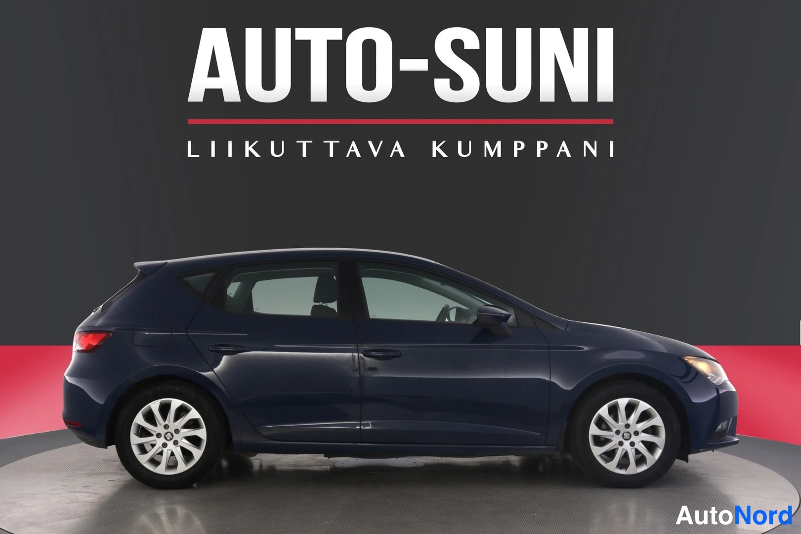 Sininen Seat Leon 2017, sivulta, kuva 3
