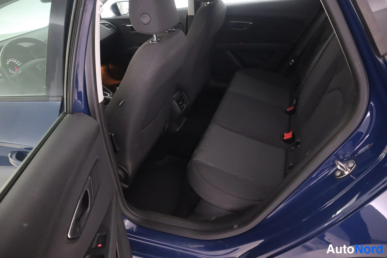 Sininen Seat Leon 2017, takaa, kuva 9