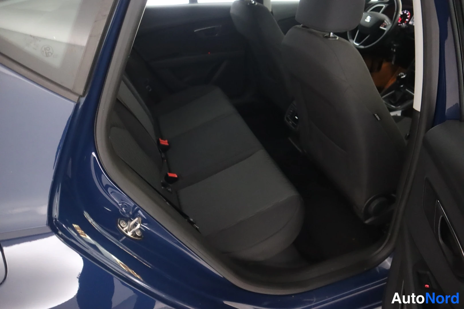 Sininen Seat Leon 2017, takaa, kuva 10